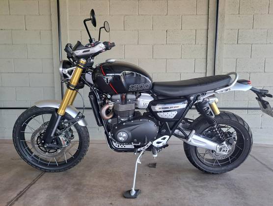 TRIUMPH BONNEVILLE SCRAMBLER 1200 XE 